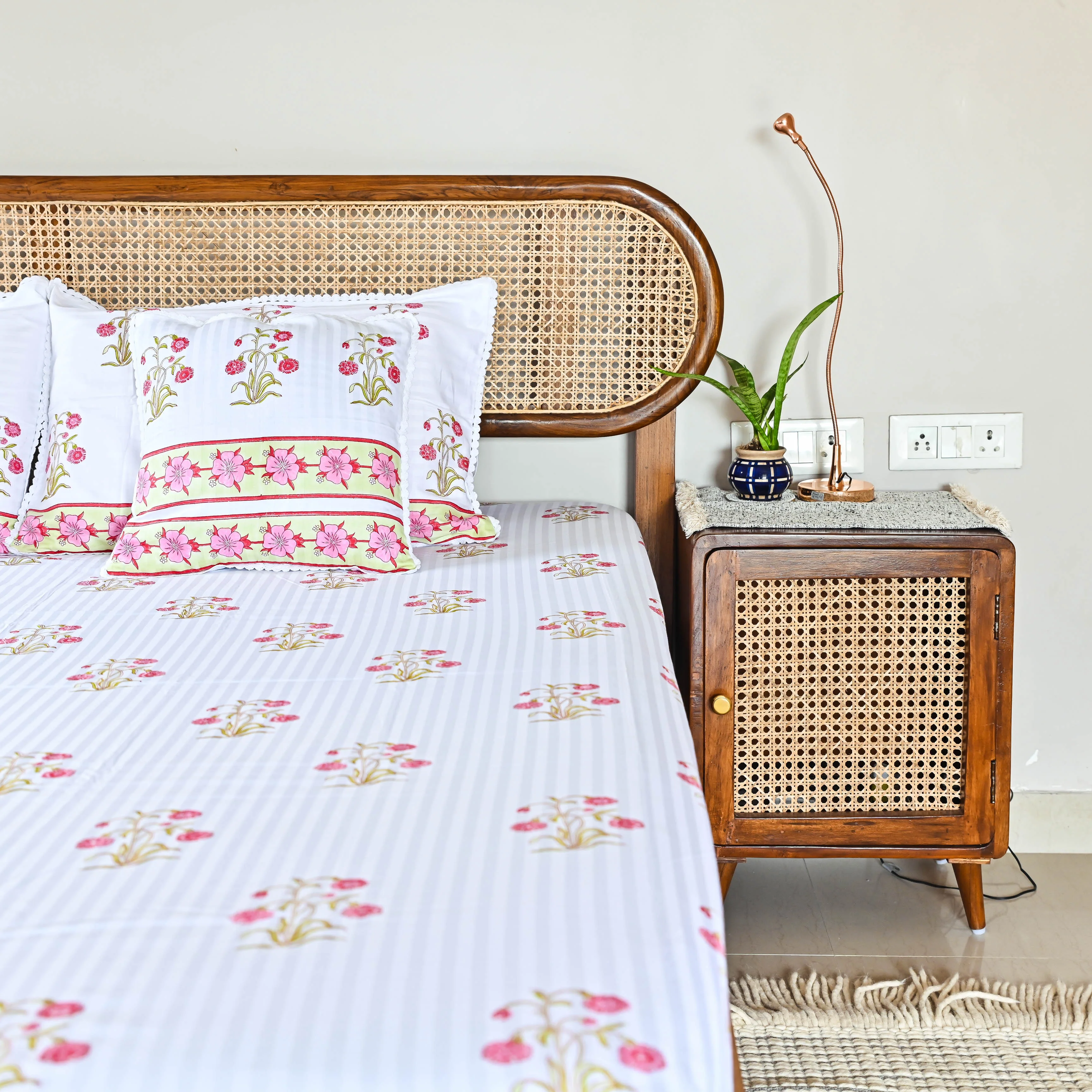 Bunaai Serene Handblock Printed Bedsheet - Woolfily